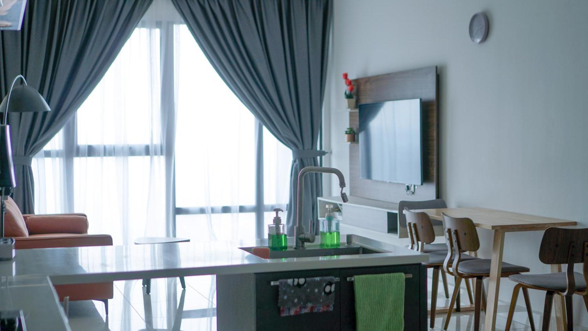 Pangsapuri Mid Vally Southkey Jb, 2br, Wifi, 7 Mins To Ciq , 5-7pax *