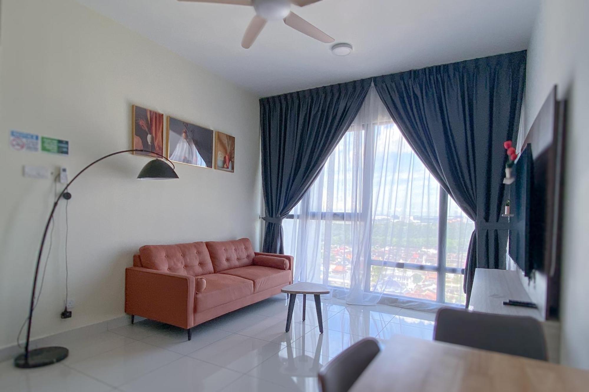 Mid Vally Southkey Jb, 2br, Wifi, 7 Mins To Ciq , 5-7pax Johor Bahru